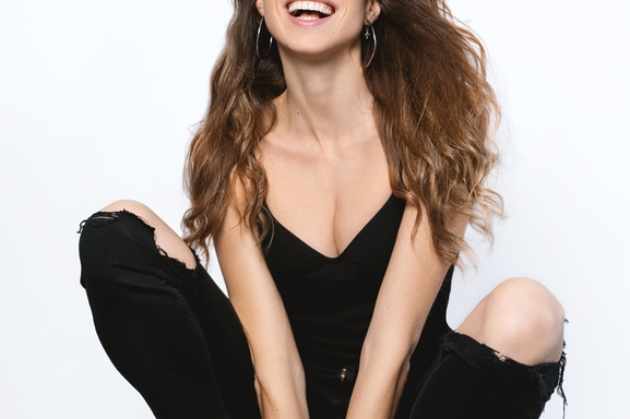 Olivia Tribe Yoga, a démarré ses castings grâce à Casting.fr. Mannequin et professeur de yoga, elle lance une plateforme unique pour ceux qui veulent pratiquer.