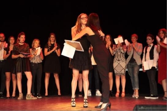 Comment se faire repérer et débuter une carrière dans le chant? En participant au concours "Les Etoiles de nos Régions"