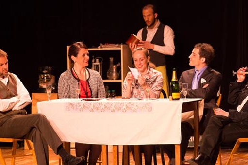 La pièce Un air de famille revient à la folie théâtre, demandez votre ticket !