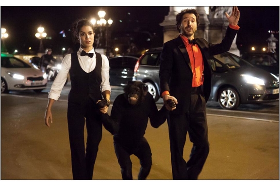 Edouard Baer signe son 3ème film avec Sabrina Ouazani, Audrey Tautou et Michel Galabru. "Ouvert la nuit" dans vos salles le 11 janvier.