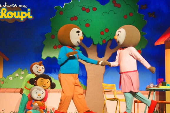 Viens chanter avec T'choupi, spectacle riche en couleurs et en émotions au Casino de Paris