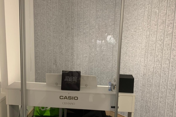 Géraldine Allouche,la coach vocal vedette ouvre enfin son école! Découvrez le Studio Pereire en plein coeur de Paris.