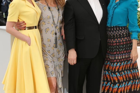 La 69ème édition du festival de Cannes s'annonce pluvieuse mais toujours glamour avec Laurent Lafitte et Vanessa Paradis entre autres, on vous raconte