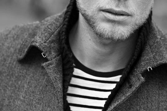 "1:02" La pièce de théâtre ironique et hilarante d'une rupture amoureuse!