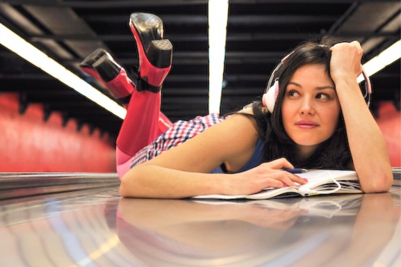 LABRUNE l'amoureuse en colère revient avec son nouvel album "Je pars t'aimer ailleurs" !