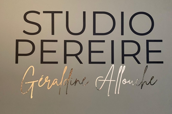 Géraldine Allouche,la coach vocal vedette ouvre enfin son école! Découvrez le Studio Pereire en plein coeur de Paris.