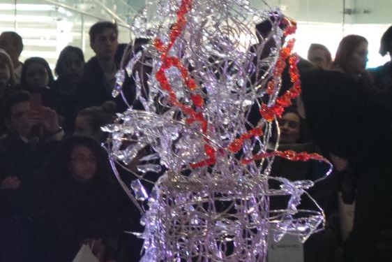 Reportage mode : Défilé Mossi Traoré au Carrousel du Louvre le 6 mars 2013