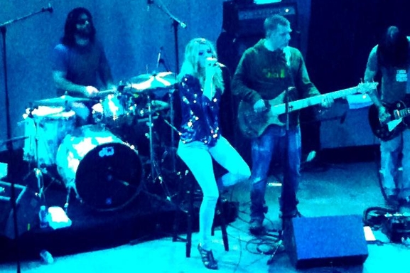 Les membres de Casting au concert de LOLA !