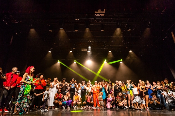 Formez-vous au Latin Studio, l’école de danse ouverte à tous.