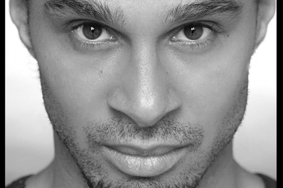 ALEX MARTIN, un acteur aux multiples facettes !