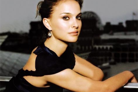 Natalie Portman sublime pour Miss Dior Cherie!