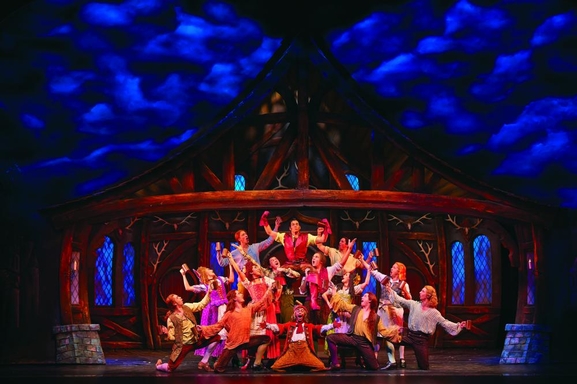 La comédie musicale "La Belle et Bête" s'installe sur la scène de Mogador pour les petits et les grands !