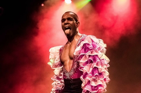 Formez-vous au Latin Studio, l’école de danse ouverte à tous.