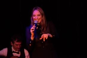 Aude Duhamel vous transporte dans l’univers de Georges Brassens dans “J’aime Brassens “ pour ses 100 ans quel bel hommage rendu par une femme.