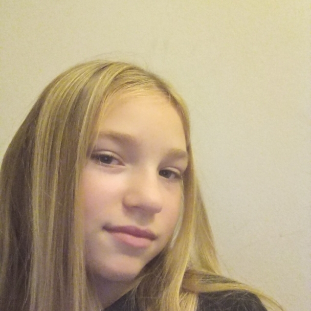 Blonde230815Yael