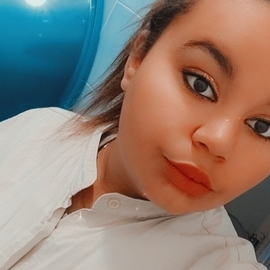 Louane12