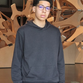 leonakhionbare
