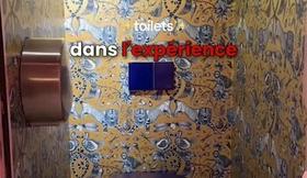 Les toilettes dans un lieu