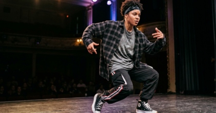 Casting comédienne entre 25 et 35 ans danseuse hip hop pour une reprise de rôle dans une pièce de théâtre