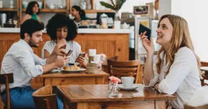 Casting comédien et comédienne entre 18 et 25 ans pour projet audiovisuel hôtellerie et restauration