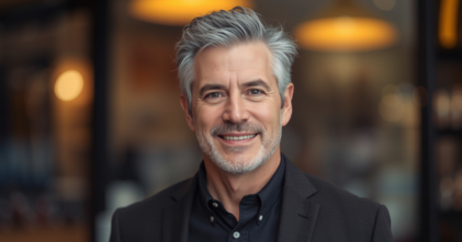 Casting homme aux cheveux gris entre 40 et 60 ans pour tournage publicité food