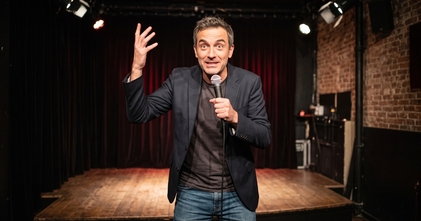 Casting comédien entre 30 et 45 ans sachant imiter des célébrités pour une pièce de théâtre