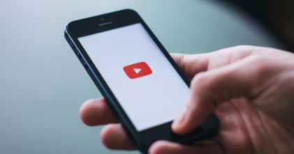 Casting femme âgée entre 60 et 90 ans pour tournage vidéo YouTube