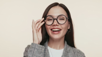 URGENT Casting modèle femme entre 28 et 35 ans pour campagne pub pour une marque de lunettes