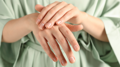 Casting femme mannequin main entre 35 et 45 ans pour tournage