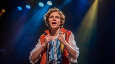 Casting comédien entre 20 et 30 ans pour rôle dans pièce de théâtre et comédie musicale