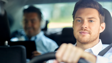 Casting figurant homme avec leur voiture pour tournage série Canal + avec Kad Merad