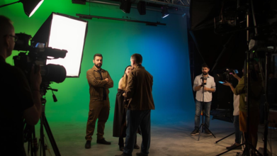 Casting homme et femme entre 20 et 60 ans pour figuration et silhouette dans série documentaire