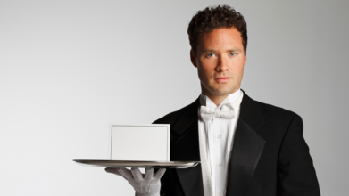 URGENT : Casting figurant homme entre 30 et 40 ans avec expérience en service pour tournage téléfilm