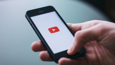 Casting femme âgée entre 60 et 90 ans pour tournage vidéo YouTube