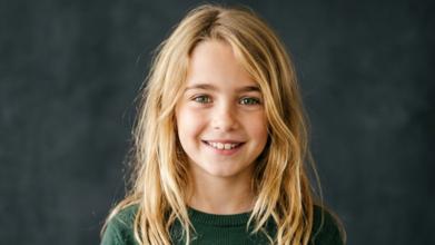 Casting petite fille anglophone blonde aux yeux verts pour un rôle dans un film réalisé par Xavier Gens