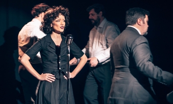 “Édith Piaf, je me fous du passé ”, le spectacle musical hommage à Édith Piaf écrit par Victor Guéroult.  Touchant et émouvant, voici un voyage dans le monde d'Edith Piaf...