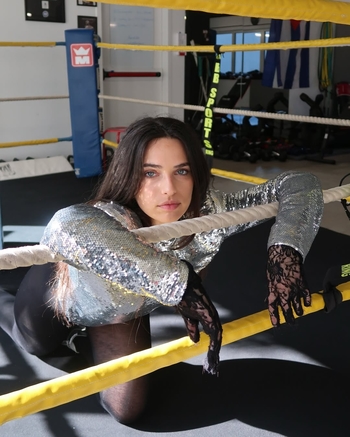 Cardio Drame : Le nouvel album de Philippine, la star montante de la pop