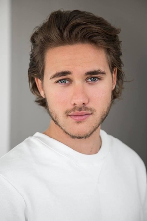 Arnaud Jouan interprète Oscar pour la pièce de théâtre “20 ans en 2020” de Ygal Levy.