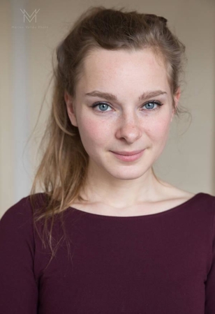 Clémence Viandier, une jeune comédienne qui nous plonge dans l'univers du théâtre pour enfants !