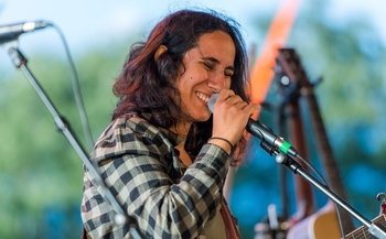 Auteur, compositeur et interprète autodidacte, notre artiste VIP ZazouHaifa a déjà  deux albums a son actif!