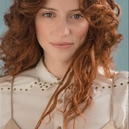 Peut-on réussir sa carrière artistique depuis l'étranger et comment ? C'était le pari -largement relevé- de Lisa Milet ! 