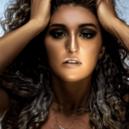 Devenir chanteuse et parolière, notre artiste VIP Sendaboutella l'a fait : elle nous raconte comment.  