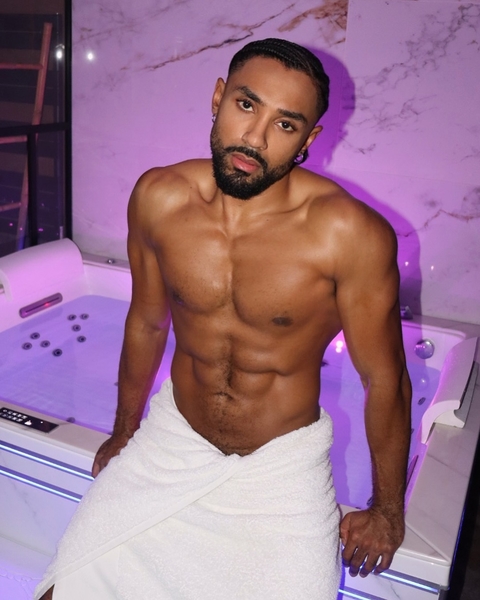 Kelvin Dik : D’ancien obèse à égérie Fitness Park, le parcours inspirant d’un membre VIP de Casting.fr devenu égérie Fitness Park