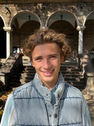 Casting Kids : Du lycée aux castings, la double vie d'Evans, jeune artiste en quête de son rêve