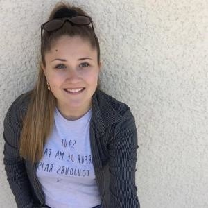 Sarah, jeune artiste qui a découvert l'univers du cinéma grâce à Casting.fr et qui est aujourd'hui passionnée