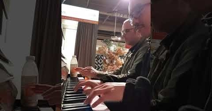 Piano: Jazz improvisation ??? || JujuIDFM  ft. Ludovic || Monoprix Montparnasse